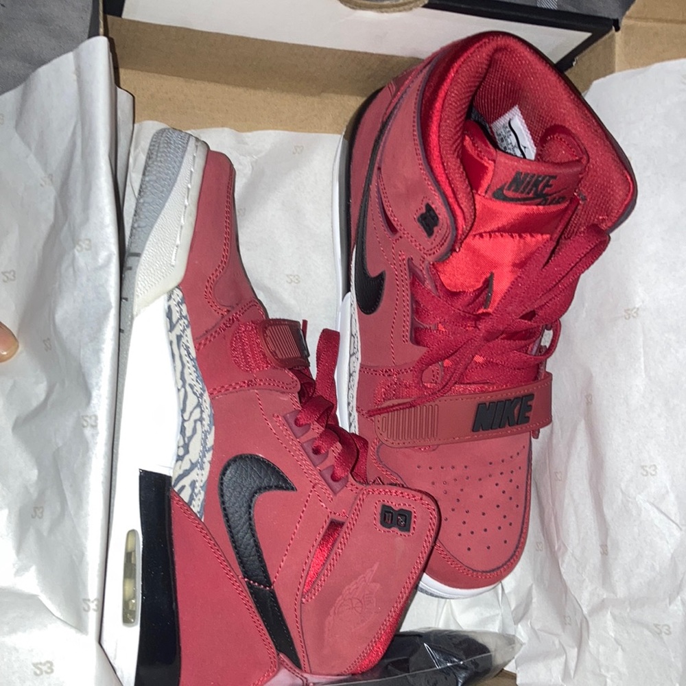 5.5 youth sneakers sued